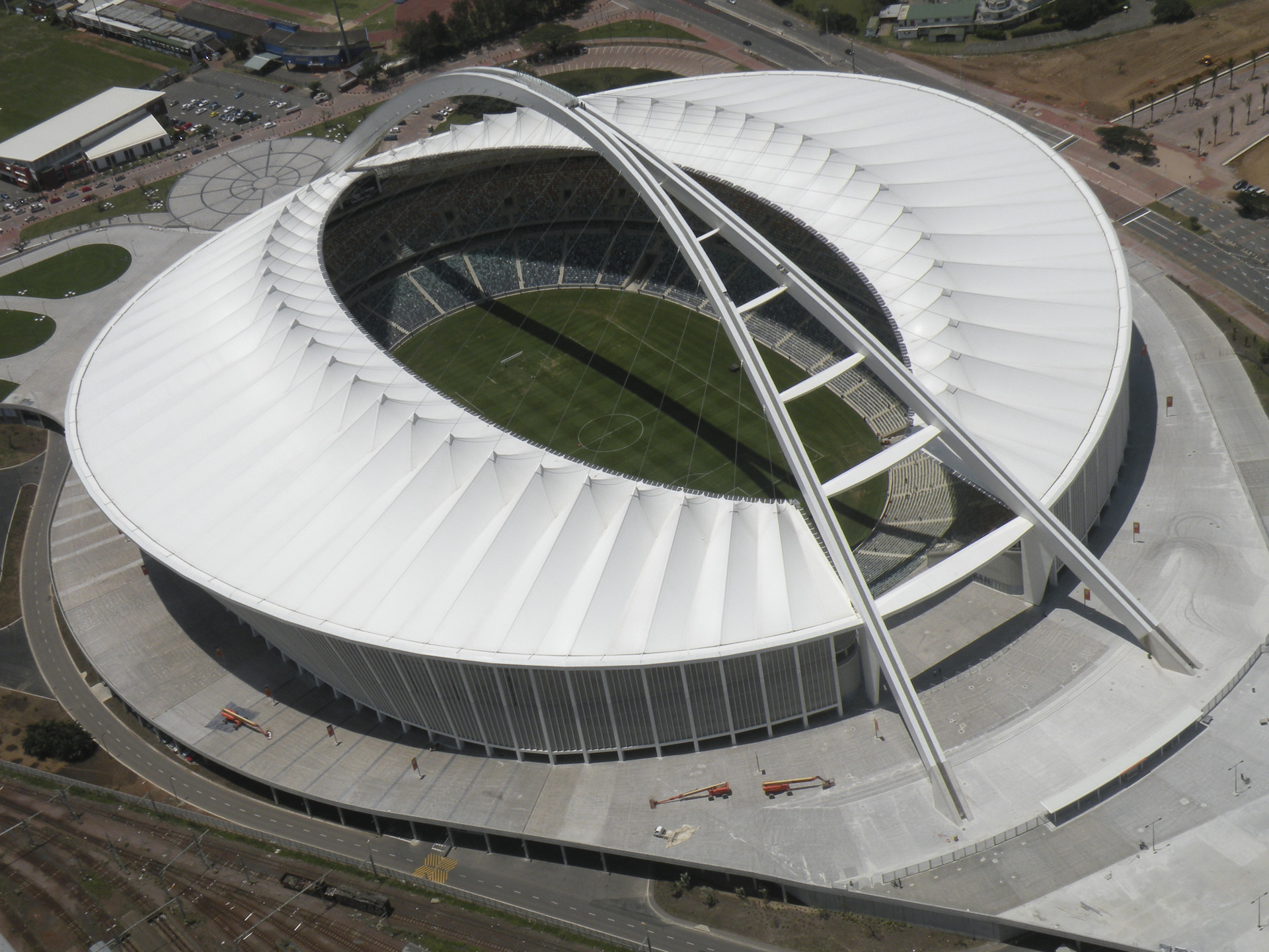 Moses Mahbida stadium